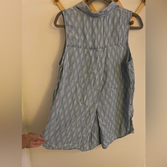 Banana Republic Top Button Down Light Blue Large Sleeveless Collar - Picture 4 of 5
